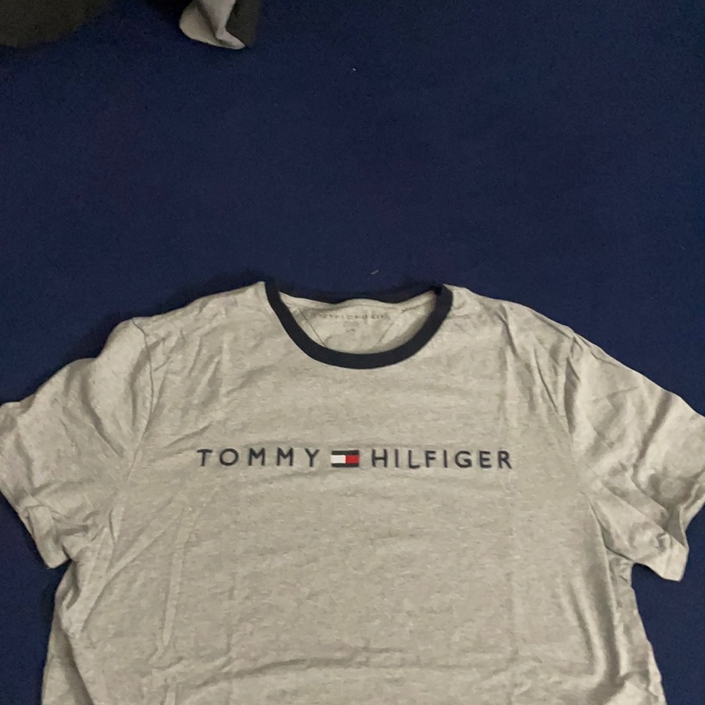 Tommy Hilfiger t shirt